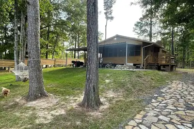 Image de Gilligan’s Waterfront Retreat – Peaceful-Fish, Grill & Relax!