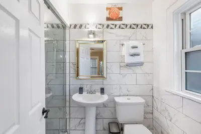 Image de Spacious 5 Beds 4 Bath Midtown Home - Near Zoo and Liberty Bowl