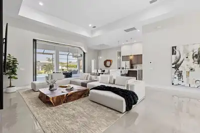 Image de Modern Luxury Gulf-Access Retreat - Heated Pool & Spa -Sleeps 9