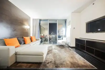 Image de High Floor Studio Strip View w/Open Balcony at Palms Place