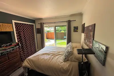 Image de Beautiful private secure quiet 3-bedroom house w/pool jacuzz garage and WiFi