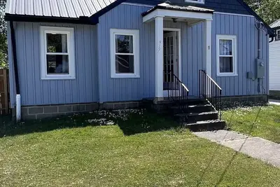 Image de Linnys Cozy Cottages \n\"Blue Pearl\" 3-bedroom house on the strip in Gotl, spire