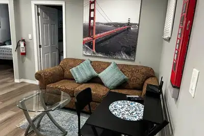 Image de 2br House: Quiet Getaway In Little Italy