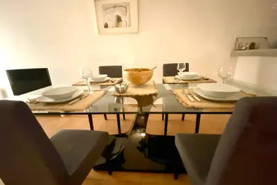 Image de Charmant T3 de 70 m² au cœur de Marseille, à deux pas du Vieux-Port