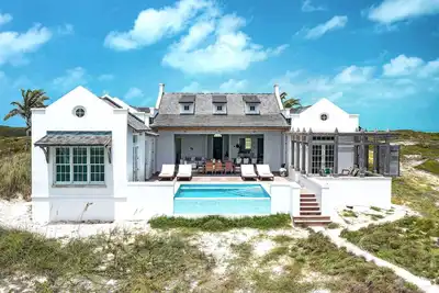 Image de 4 Br All-Inclusive Villa @ Ambergris Cay: Aurora