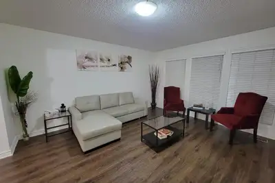 Image de Spacious 3 bedroom 2 bathroom Unit in Guildford no stairs sleeps 13