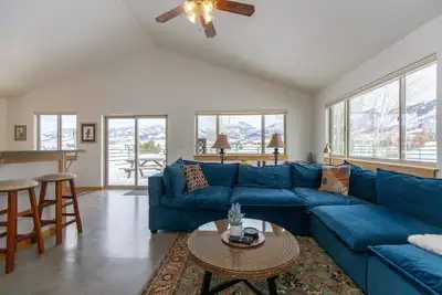 Image de Montana Mountain Oasis -Enjoy Huge Mountain Views! | 2 Bed, 1 Bath