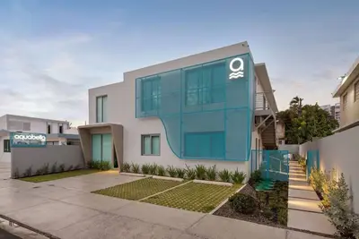 Image de Aquabella House | 8-Unit House Sleeps 22 W/ Pool