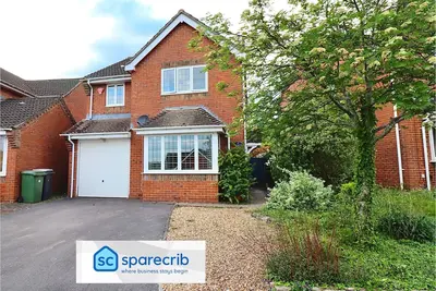 Image de Spacious 4 Bed Home in Winchester with Garden & Parking