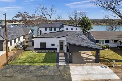 Image de Luxurious LakeLBJ Waterfront - Kingsland