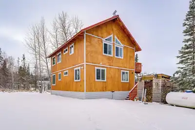 Image de 5 Mi to Kasilof River: Forest-View Retreat w/ Deck