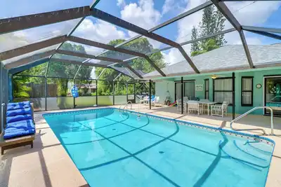 Image de 2 Mi to Water: Sebastian Home w/ Pool!