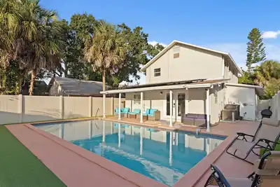 Image de 'The City Oasis' Near Img & Anna Maria Island!