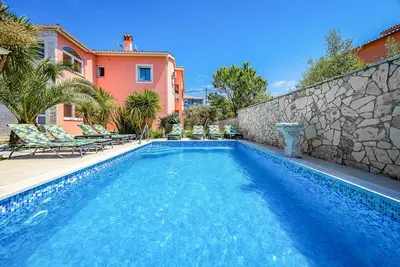 Image de Cozy Villa for 10 with Pool, Bbq, Billiards