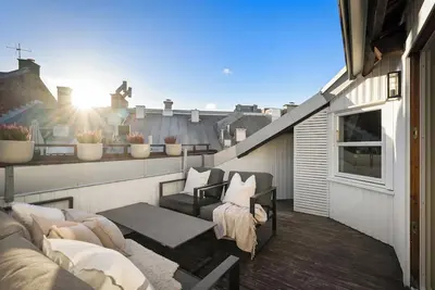Image de Large top-floor apartment with rooftop terrace