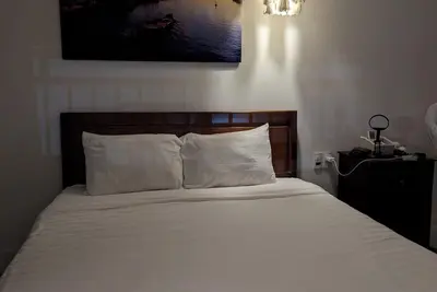 Image de Stunning River View, Natural Light, Spacious Room relaxed Balcony, friendly Host