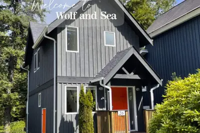 Image de Wolf & Sea Cottage in Ucluelet
