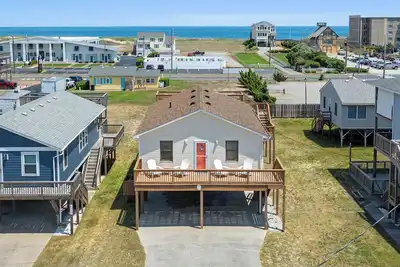 Image de Coastal Dream: Close to beach, Beach Chairs & Cart Provided, Short Stays Ok!