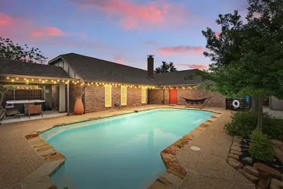 Image de Country Living x Backyard Pool Oasis (4-Bd/2-Ba)