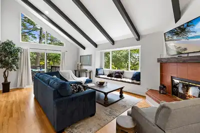 Image de 3974 Carmel Unwind - Lovely Updated Home in Carmel