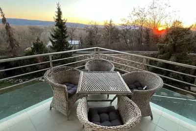 Image de 3-bedroom apartment in charming Bratislava with WiFi, fitness room, free parking