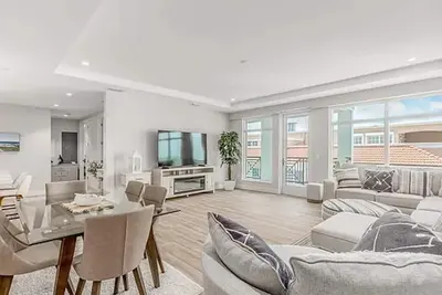 Image de Top-Floor  Condo in Downtown Stuart