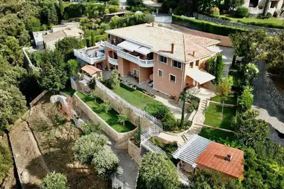 Image de Luxurious 6-bedroom pet friendly villa in beautiful Biot with views to die for