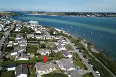 Image de Single level Holiday Home within yards of the Camel Estuary, parking and garden