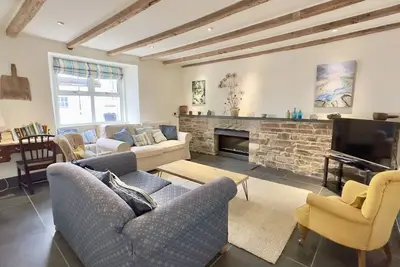 Image de 36 High Street - a two storey property that sleeps 6 guests in 3 bedrooms