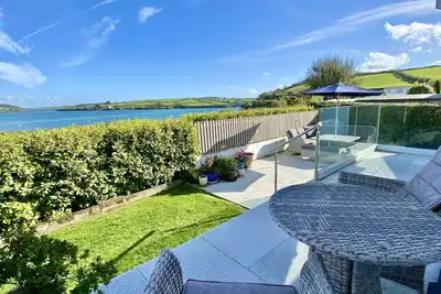 Image de Incredible Views of the estuary from this Porthilly View Holiday Home in Padstow