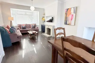 Image de Maison-Vue sur Jardin-Salle de bain privée-Famille