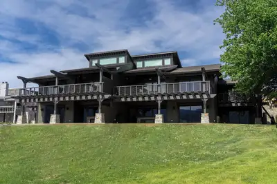 Image de Waterfont Luxury- Yacinde B4