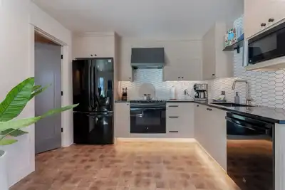 Image de Waterfont Luxury- Yacinde B6