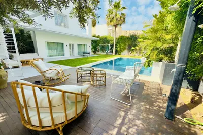 Luxury Villa with Pool & Garden – Carthage Area