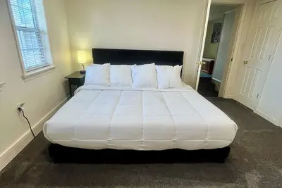 Image de Creekside Suite Downtown Frederick Maryland Near Restaurants & Wedding Venue!