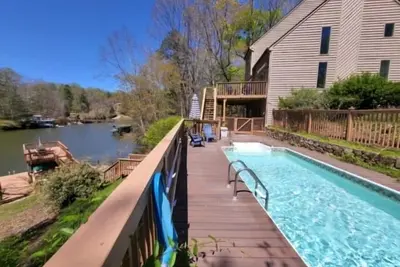 Image de Private pool and hot tub, paddleboard, ping pong