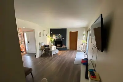 Image de 3 Bd 2 Bth 1. 7 mi From Wittman