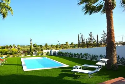 Image de Three Palms Houses San Lorenzo: Green Apartment