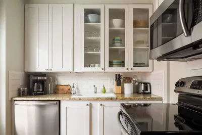 Image de Cozy Retreat near Downtown & Lake Champlain - Fully Registered & Licensed