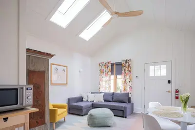 Image de Brand New Cottage Near Burlington Park & Beaches - Fully Registered & Licensed