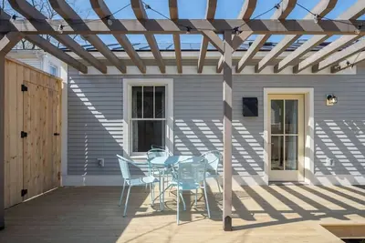 Image de Brand New Cottage with Deck & Pergola - Fully Registered & Licensed