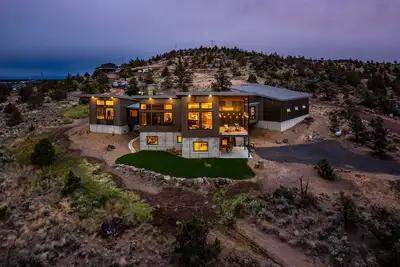 Image de Luxe 4br/3ba Retreat on 10 Private Acres • Hot Tub • Smith Rock & 9 Cascade Peak