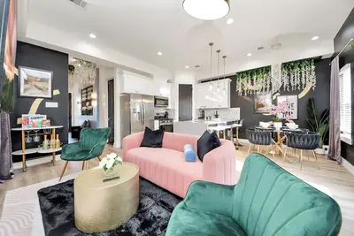 Image de Champagne Garden - Near Med Cntr - Sleeps 8