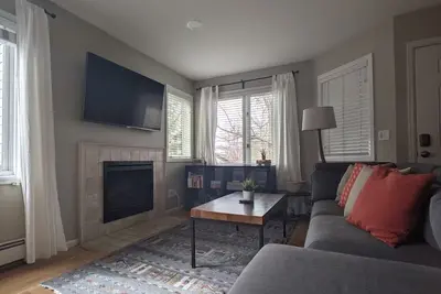 Image de Downtown Creekside Retreat