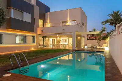 Image de Modern villa with private pool 5 min from the beach