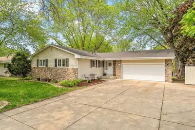 Image de 4-bedroom house in peaceful Minneapolis with Ac, WiFi