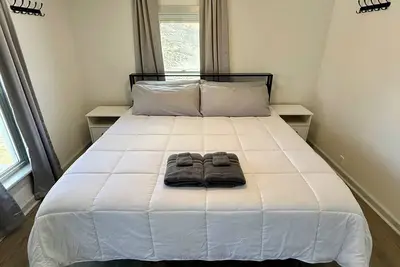 Image de Spacious 4-bedroom house in charming Saint Regis Falls with Ac, WiFi