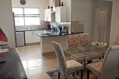 Image de Executive 2-Bed Apartment in Prime Sandton Location - Jade Apartments