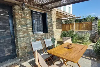 Image de Cycladic house with view