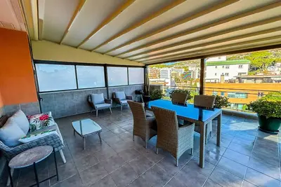 Image de Cozy apartment with large terrace, 3 min. from the beach, 10 min. from downtown